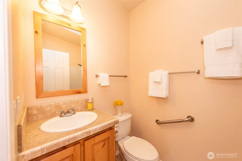 718 W Heritage Loop Sequim WA 98382