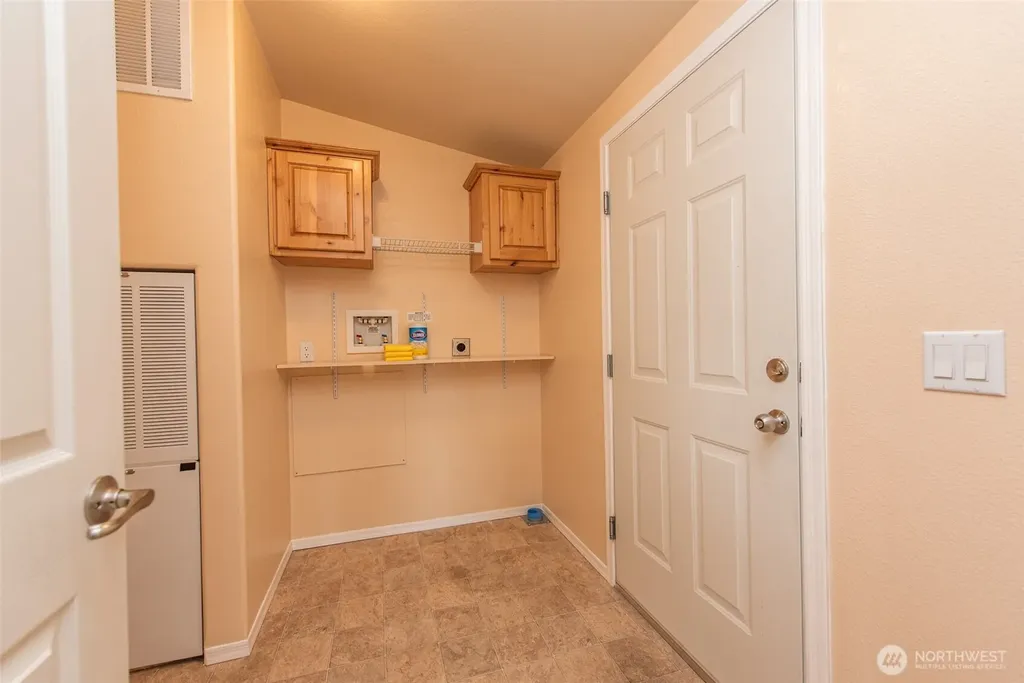 718 W Heritage Loop Sequim WA 98382