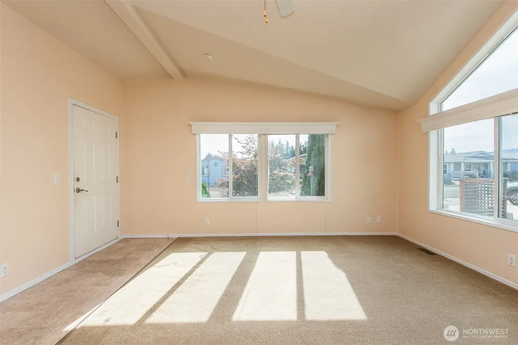 718 W Heritage Loop Sequim WA 98382