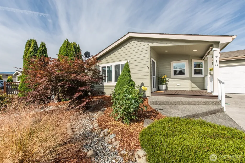 718 W Heritage Loop Sequim WA 98382