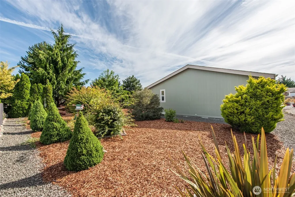 718 W Heritage Loop Sequim WA 98382