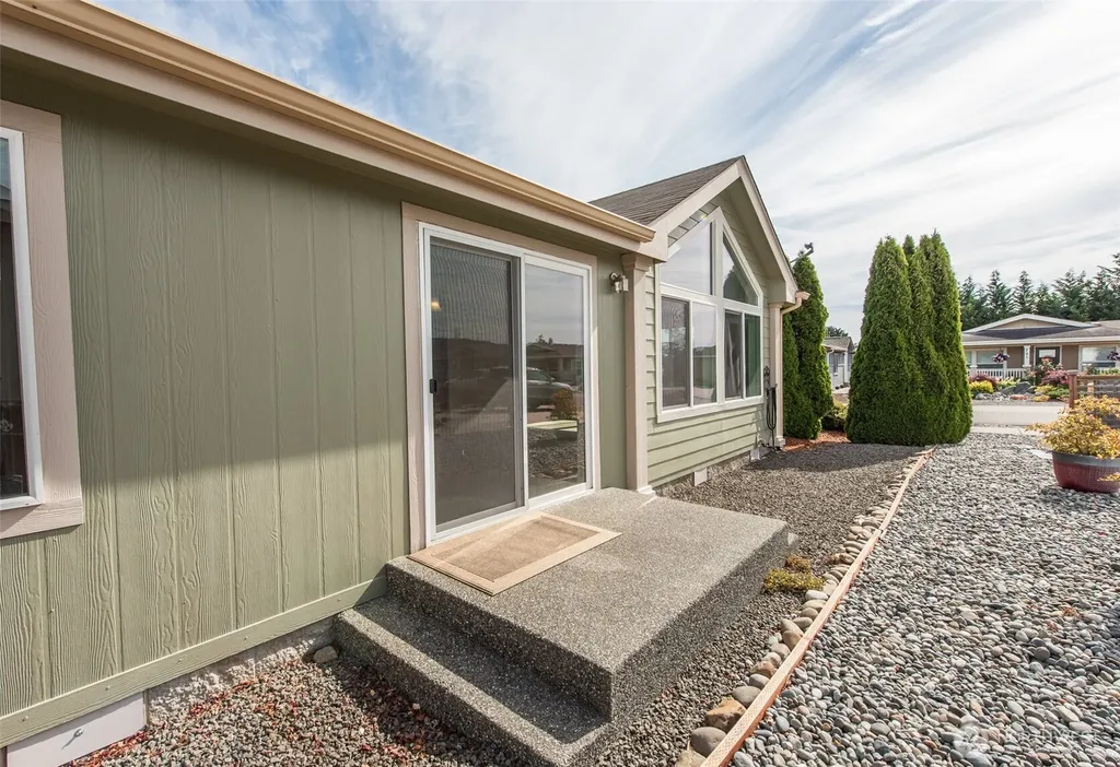 718 W Heritage Loop Sequim WA 98382