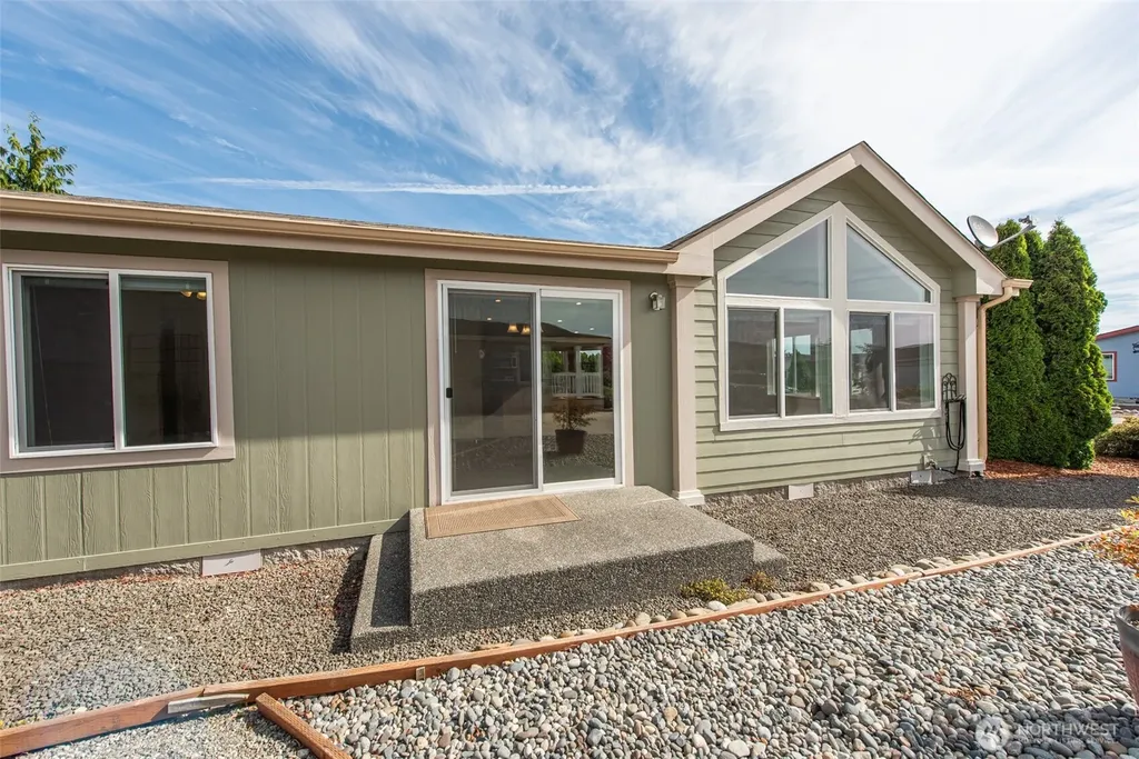 718 W Heritage Loop Sequim WA 98382