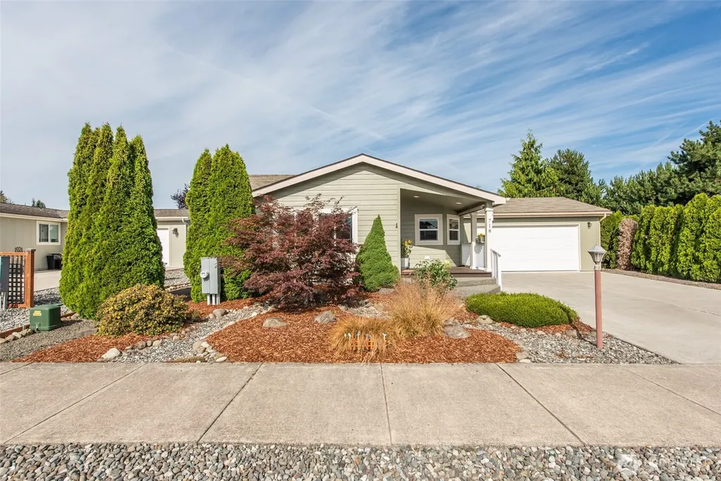 718 W Heritage Loop Sequim WA 98382
