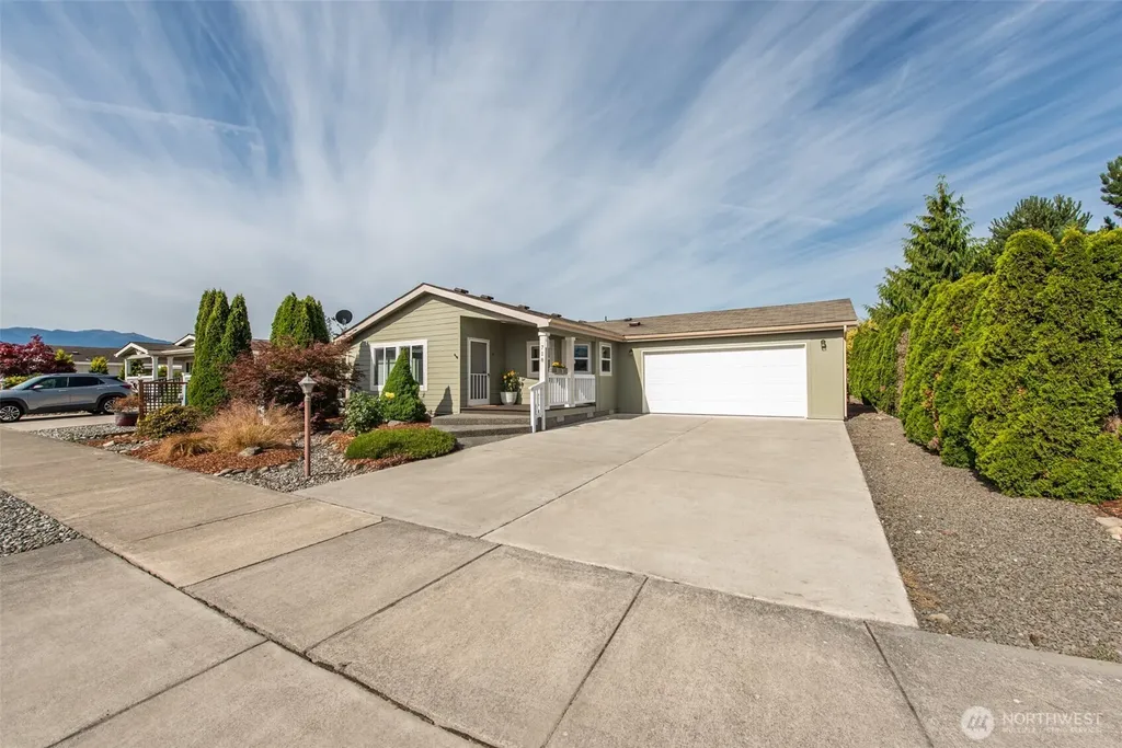 718 W Heritage Loop Sequim WA 98382