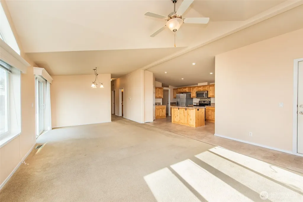 718 W Heritage Loop Sequim WA 98382