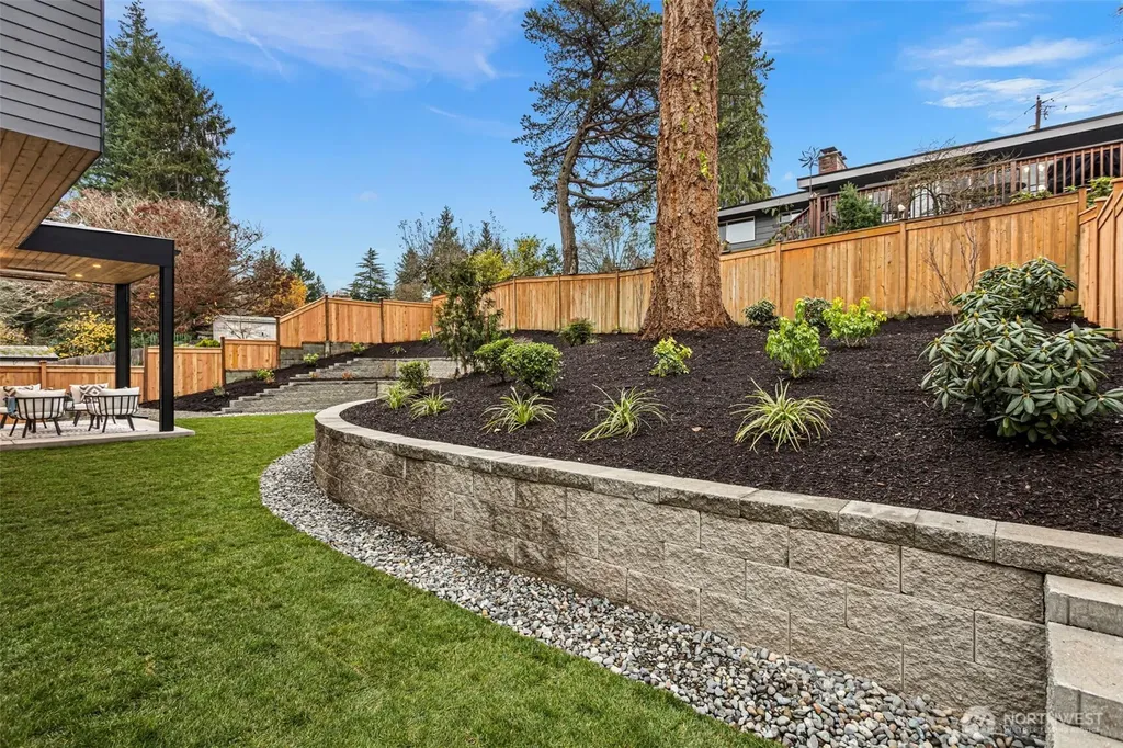 14 158th Place NE Bellevue WA 98008