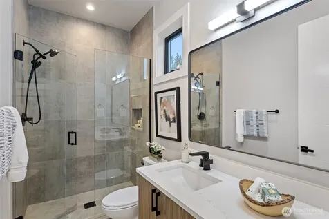 14 158th Place NE Bellevue WA 98008