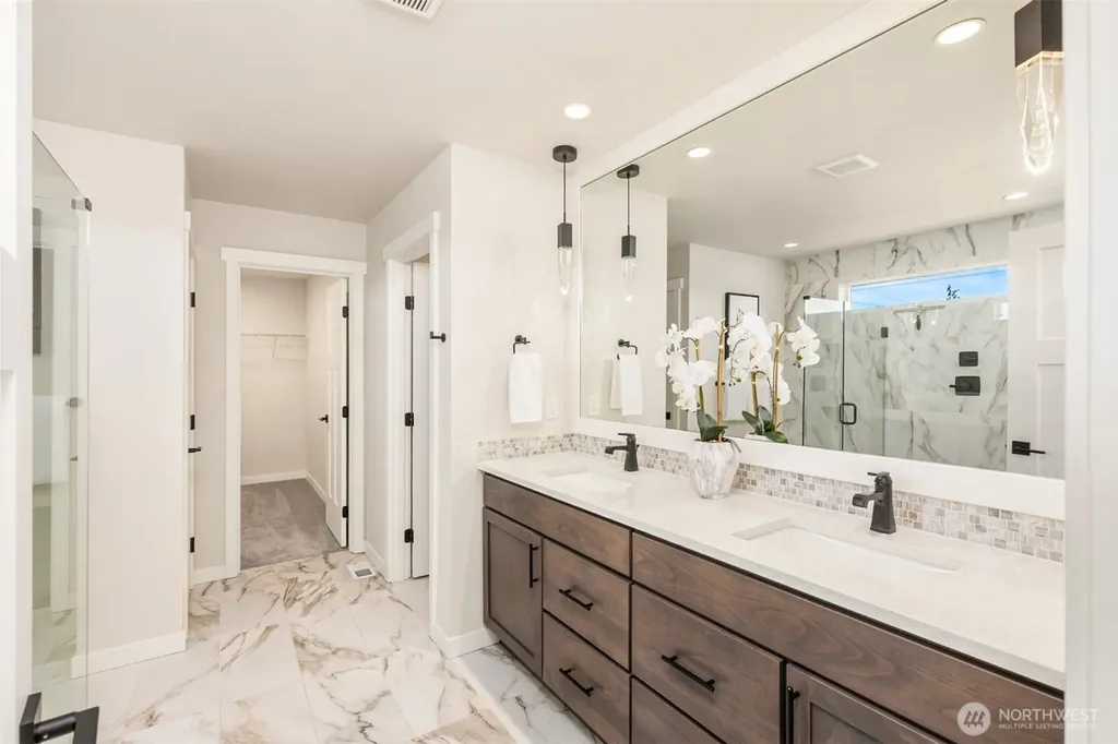 17957 Sunrise Ridge Avenue NE Poulsbo WA 98370