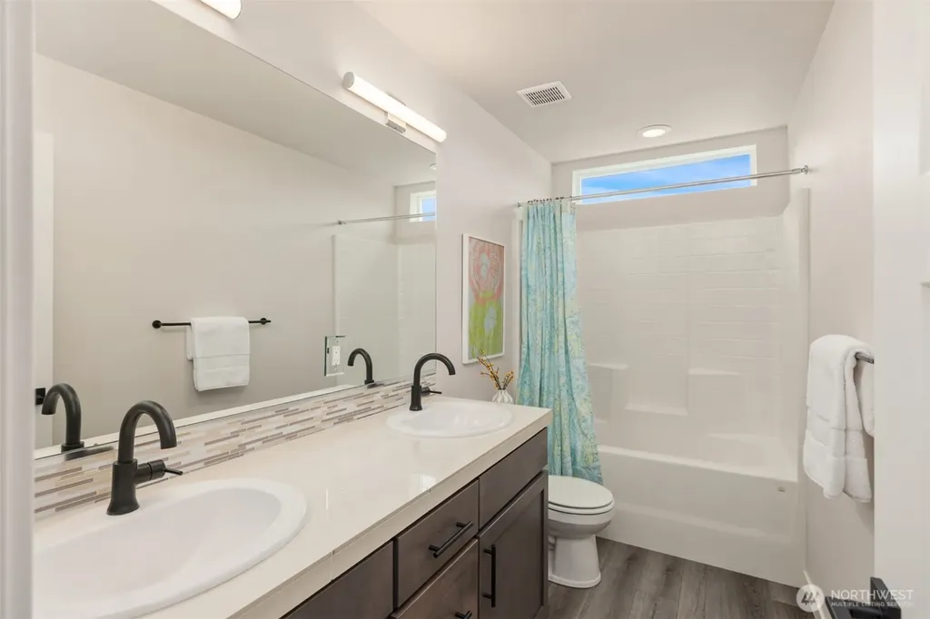 17957 Sunrise Ridge Avenue NE Poulsbo WA 98370