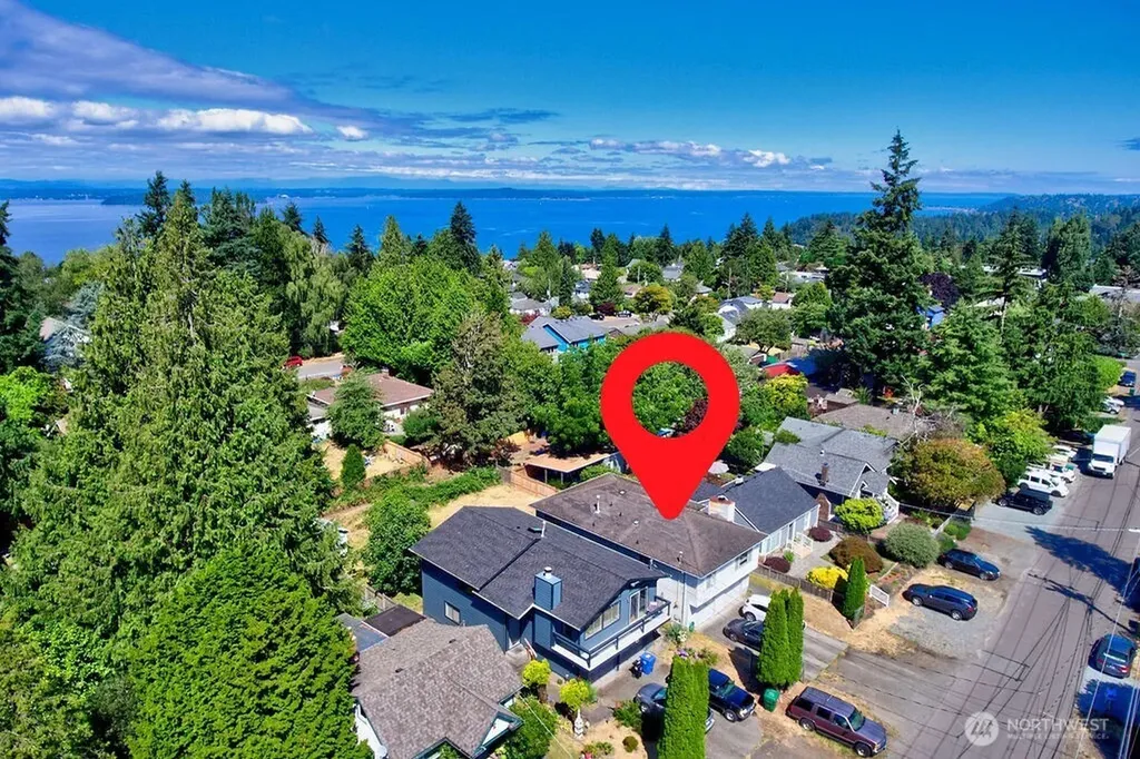 10245 42nd Avenue SW Seattle WA 98146