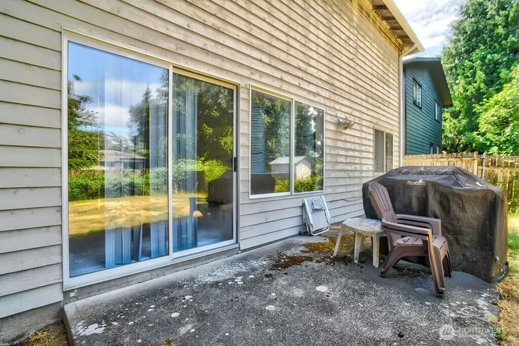10245 42nd Avenue SW Seattle WA 98146
