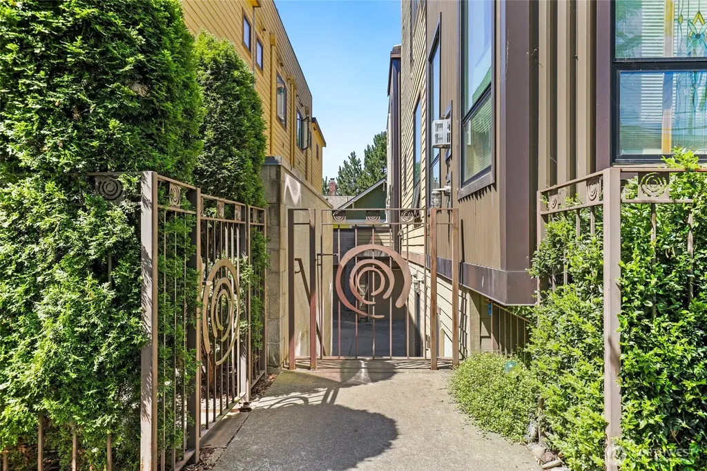 4923 39th Avenue S Seattle WA 98118