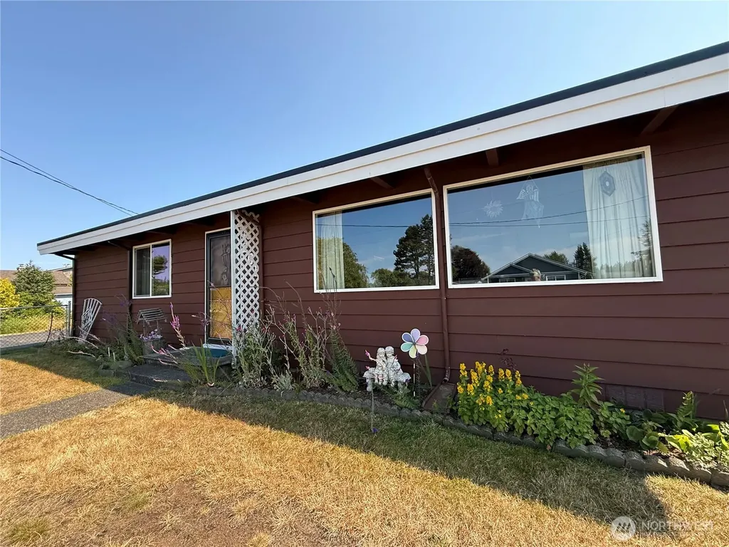 201 W Seattle Avenue Westport WA 98595