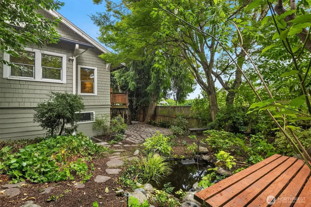 2710 18th Avenue S Seattle WA 98144