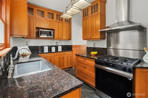 2710 18th Avenue S Seattle WA 98144