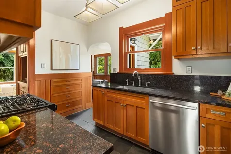 2710 18th Avenue S Seattle WA 98144
