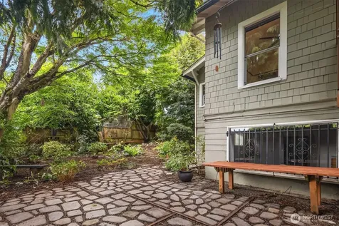 2710 18th Avenue S Seattle WA 98144
