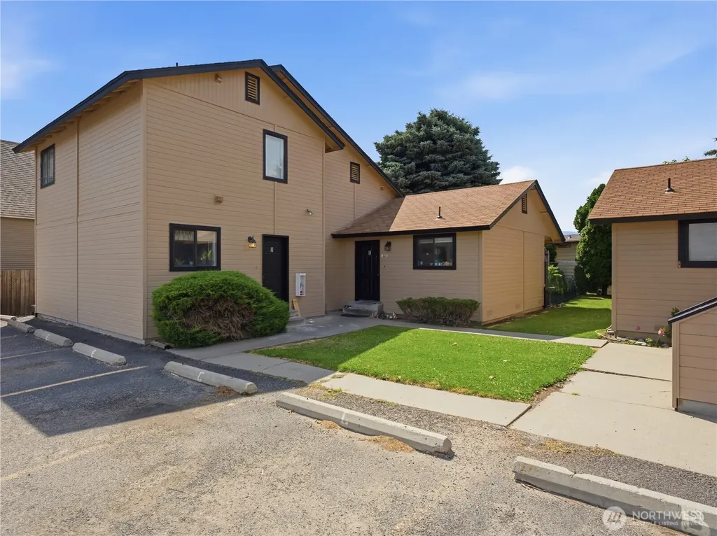 1321 Maple Street Wenatchee WA 98801