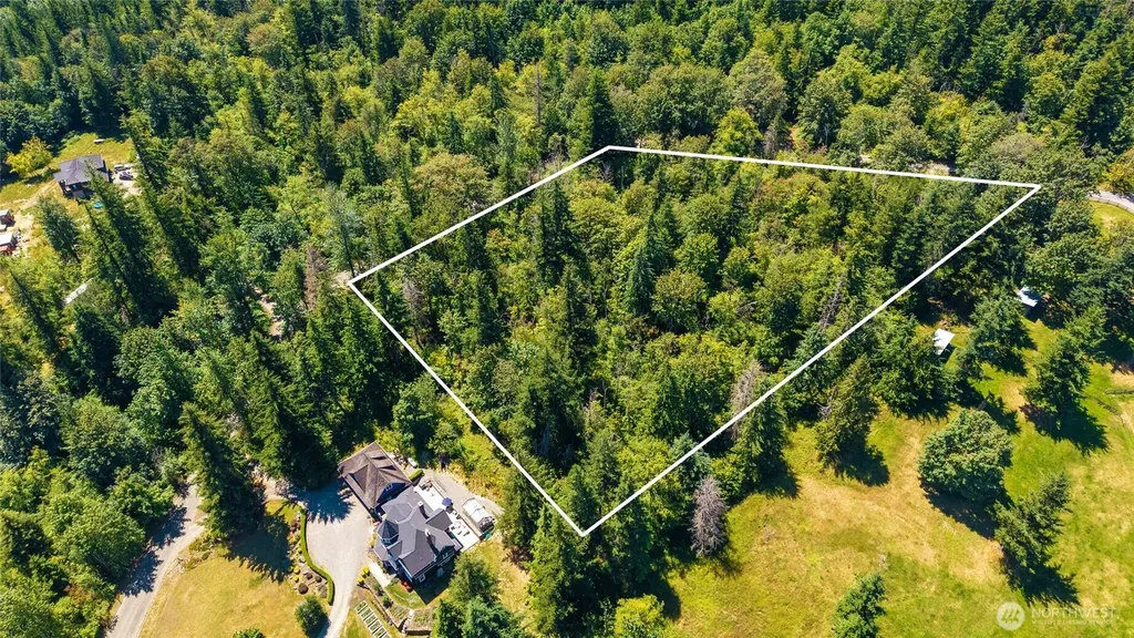 85 364th Avenue SE Snoqualmie WA 98065