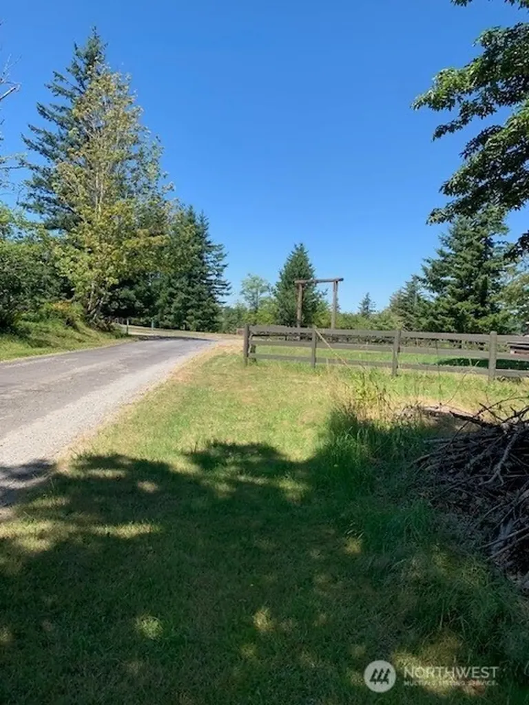 85 364th Avenue SE Snoqualmie WA 98065