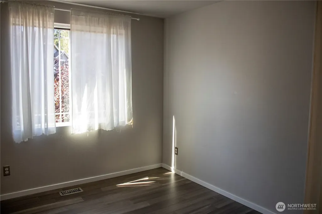 15721 26 Avenue W Lynnwood WA 98087