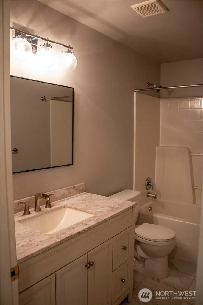15721 26 Avenue W Lynnwood WA 98087