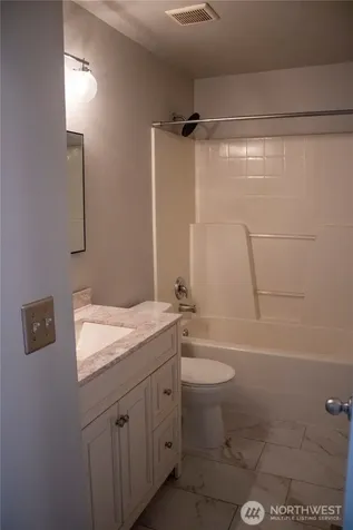 15721 26 Avenue W Lynnwood WA 98087