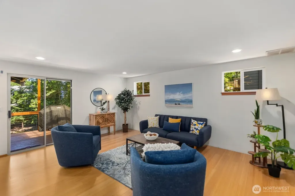 8618 NE 143rd Street Kirkland WA 98034