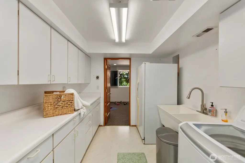 8618 NE 143rd Street Kirkland WA 98034
