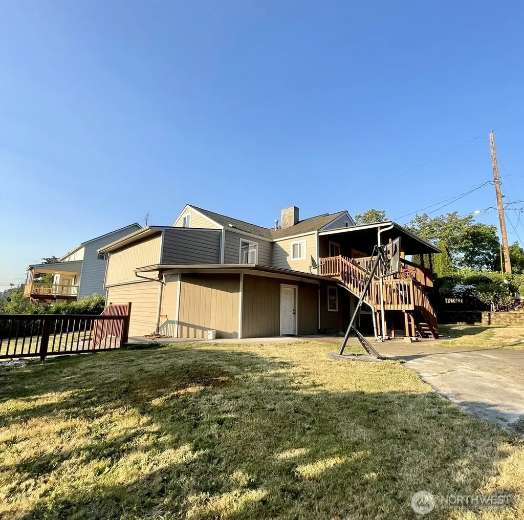 13829 51 Avenue S Tukwila WA 98168