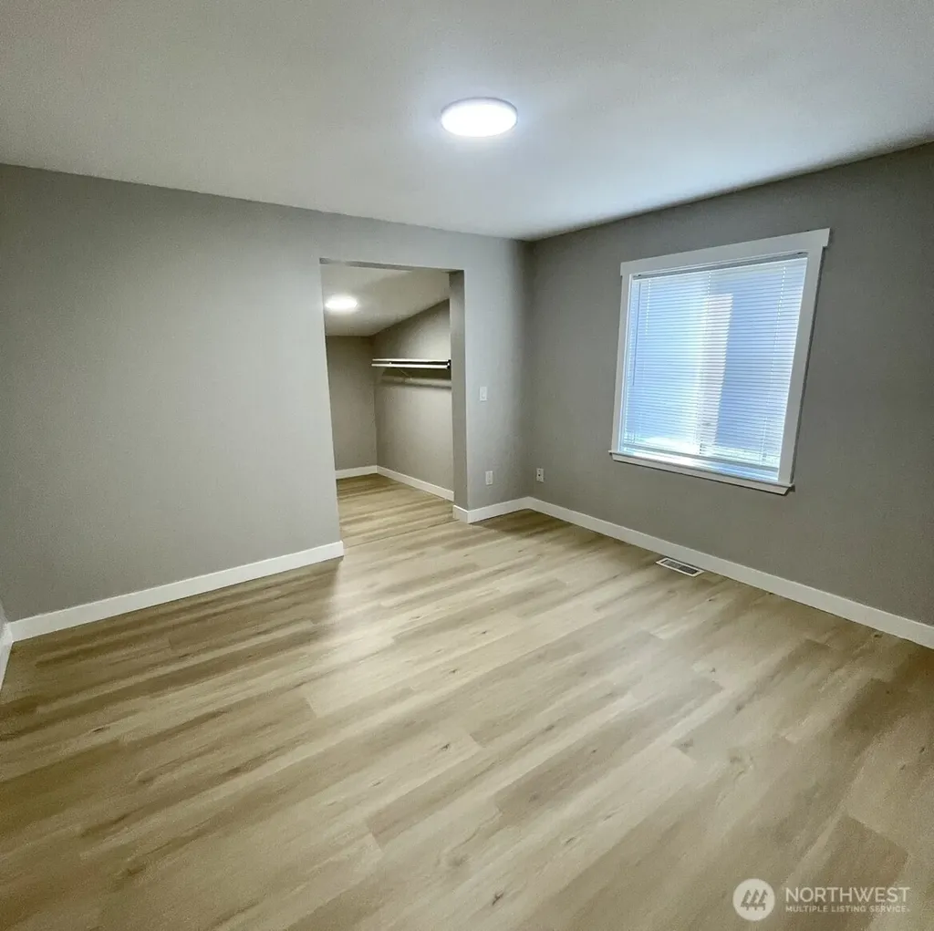 13829 51 Avenue S Tukwila WA 98168