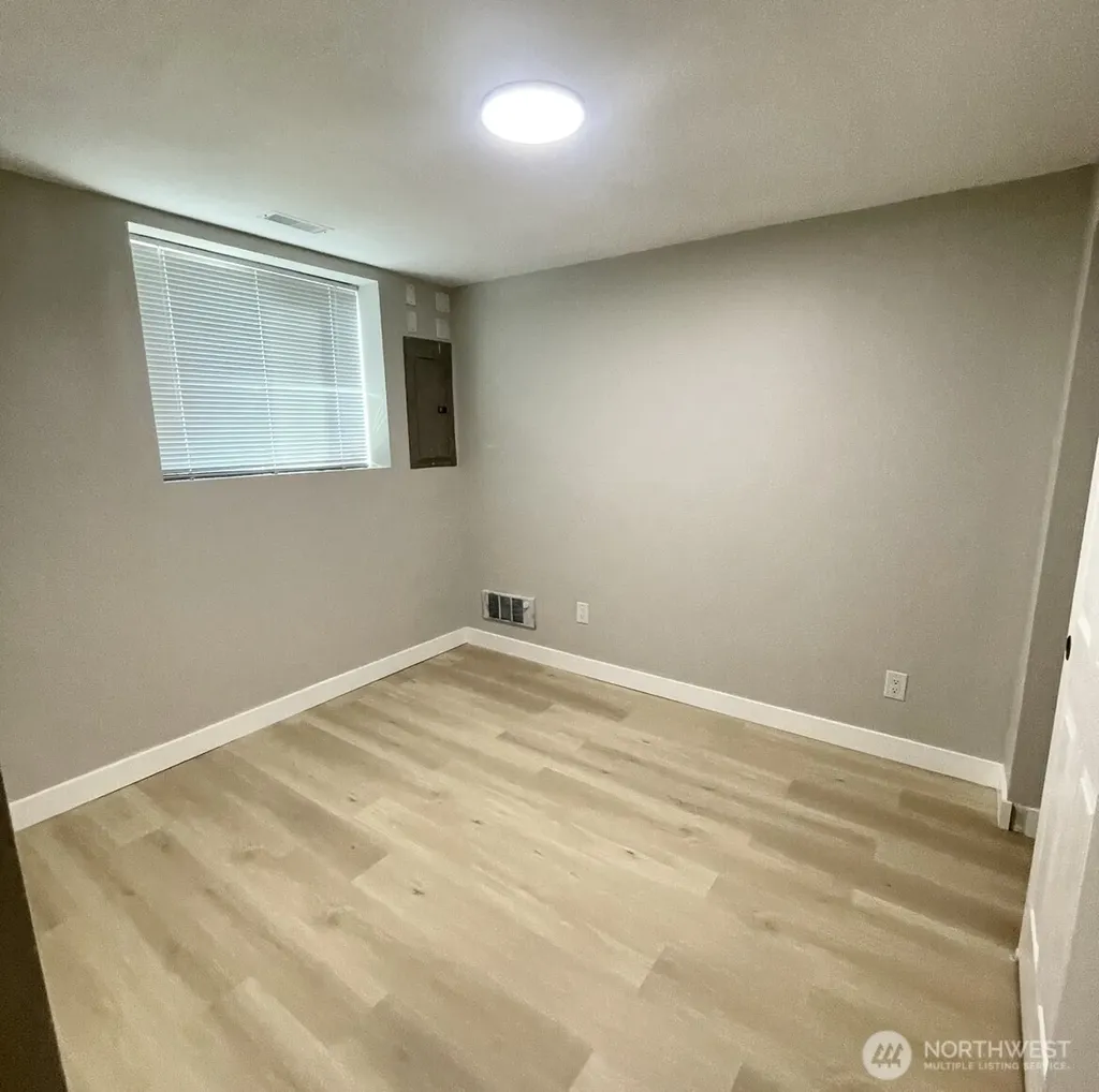 13829 51 Avenue S Tukwila WA 98168