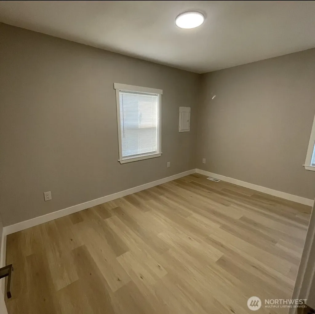 13829 51 Avenue S Tukwila WA 98168