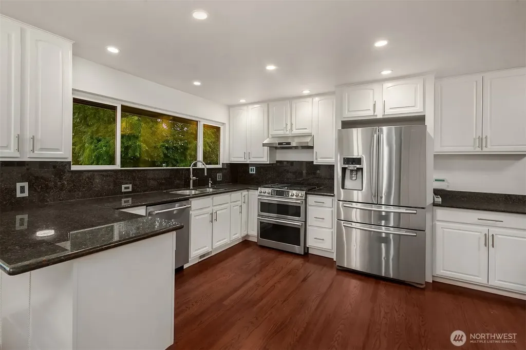 6425 Hampton Road S Seattle WA 98118