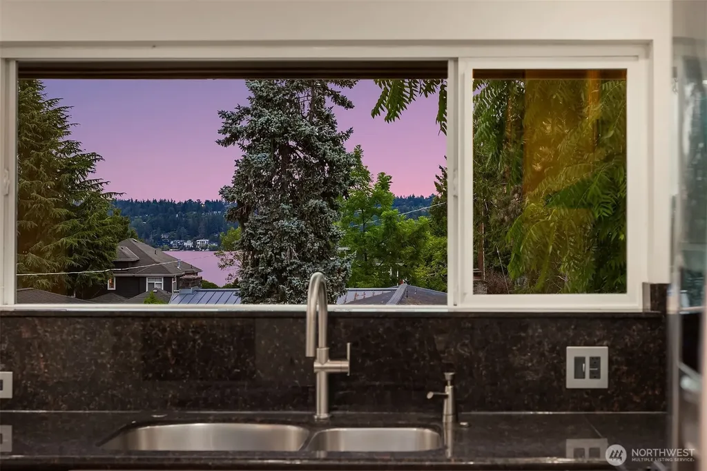 6425 Hampton Road S Seattle WA 98118