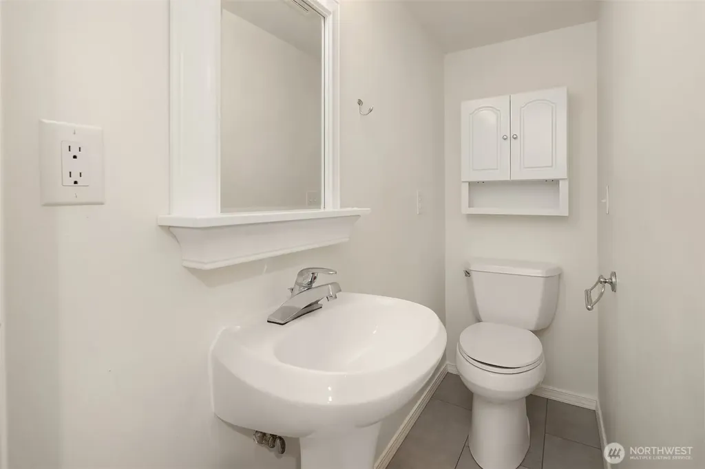 6425 Hampton Road S Seattle WA 98118