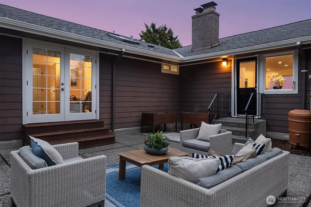 6425 Hampton Road S Seattle WA 98118