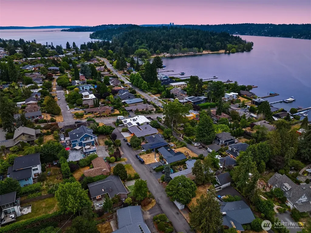 6425 Hampton Road S Seattle WA 98118