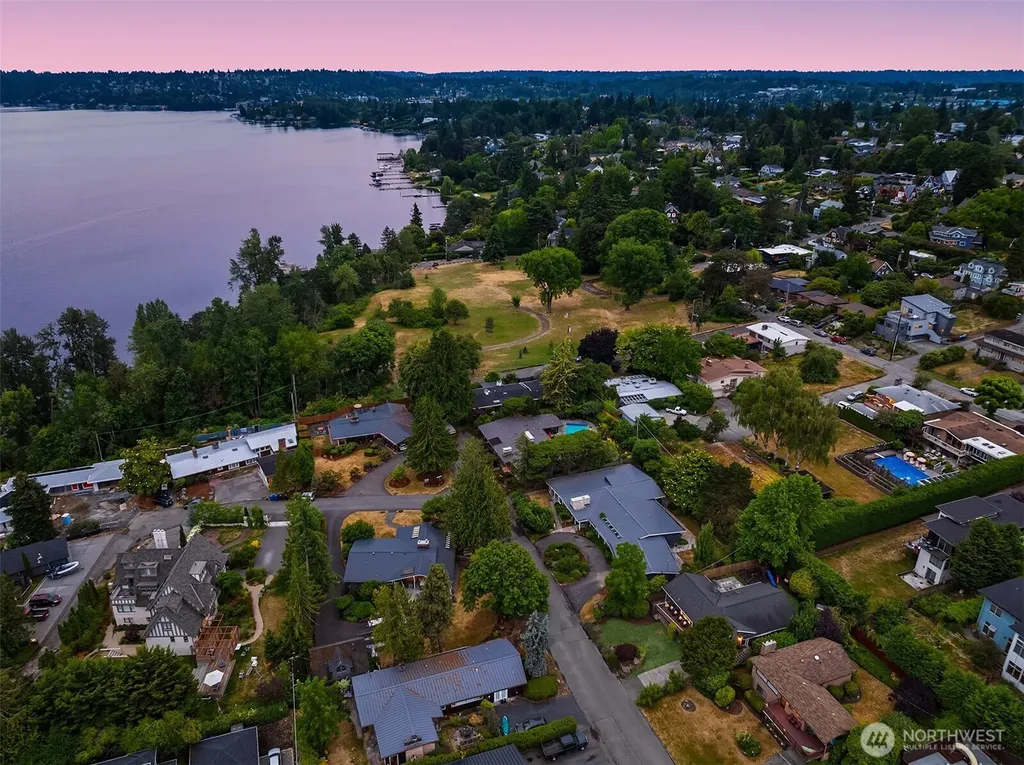 6425 Hampton Road S Seattle WA 98118