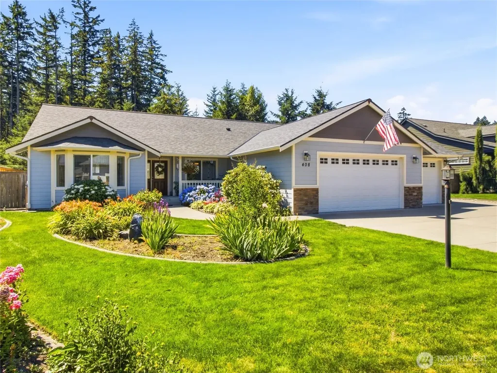 408 Raintree Loop Court SE Rainier WA 98576