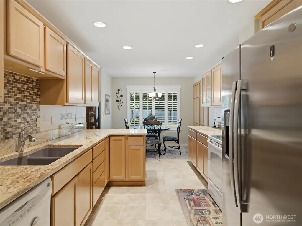408 Raintree Loop Court SE Rainier WA 98576