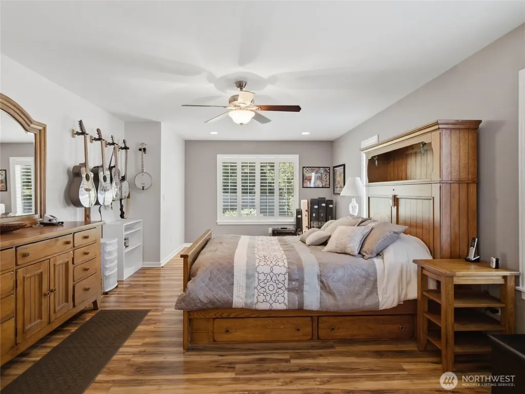 408 Raintree Loop Court SE Rainier WA 98576