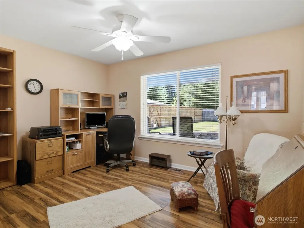 408 Raintree Loop Court SE Rainier WA 98576