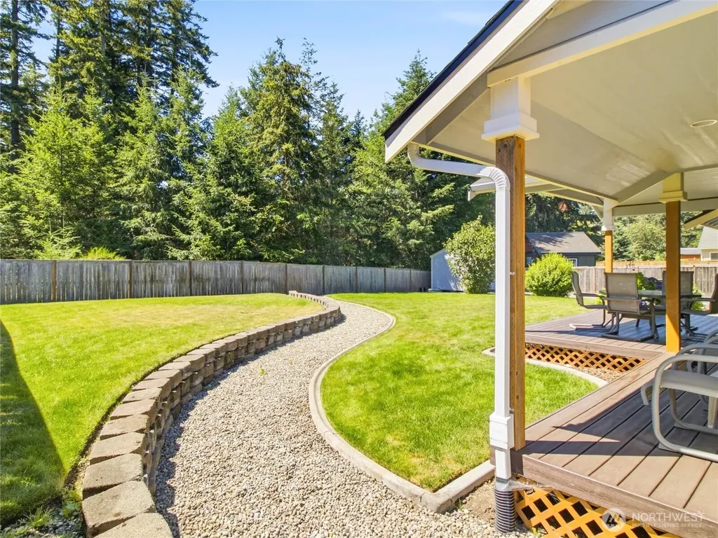 408 Raintree Loop Court SE Rainier WA 98576