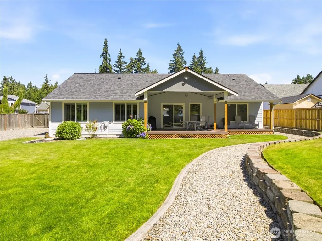 408 Raintree Loop Court SE Rainier WA 98576