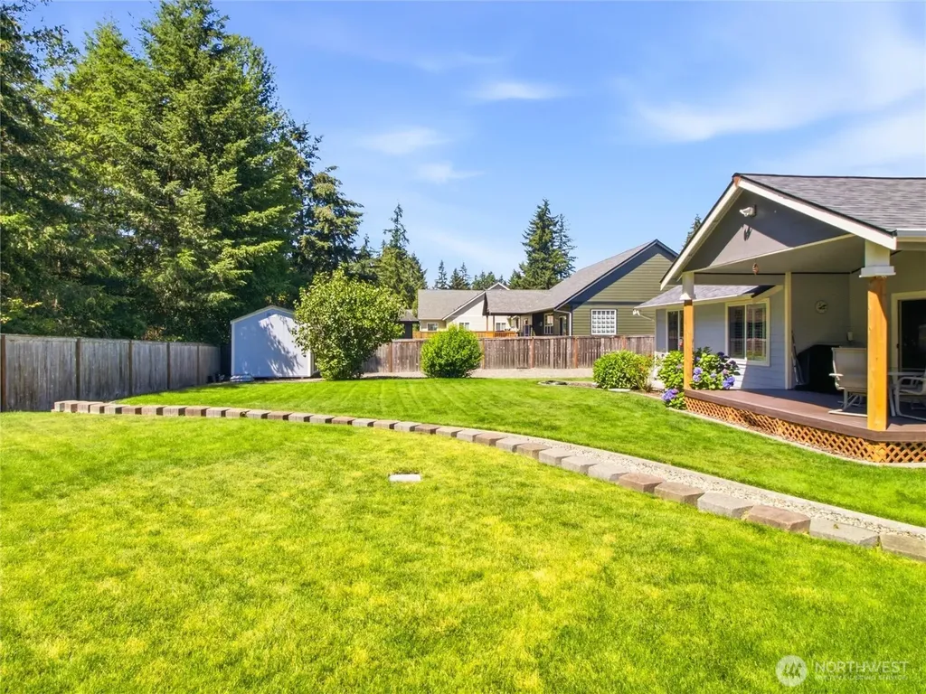 408 Raintree Loop Court SE Rainier WA 98576