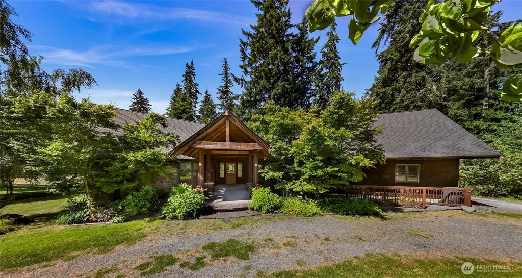 6701 Holst Road Clinton WA 98236