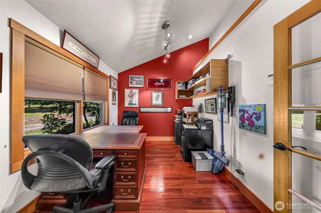 6701 Holst Road Clinton WA 98236