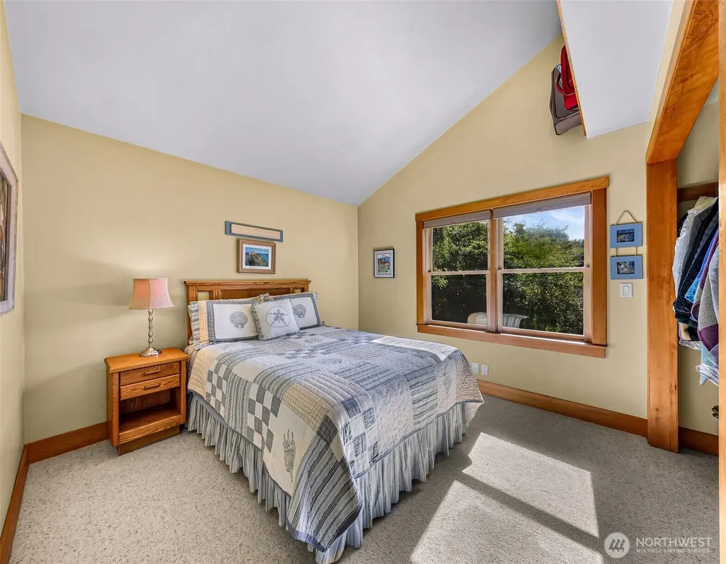 6701 Holst Road Clinton WA 98236